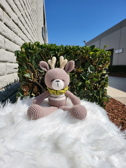 Medium Sitting Reindeer