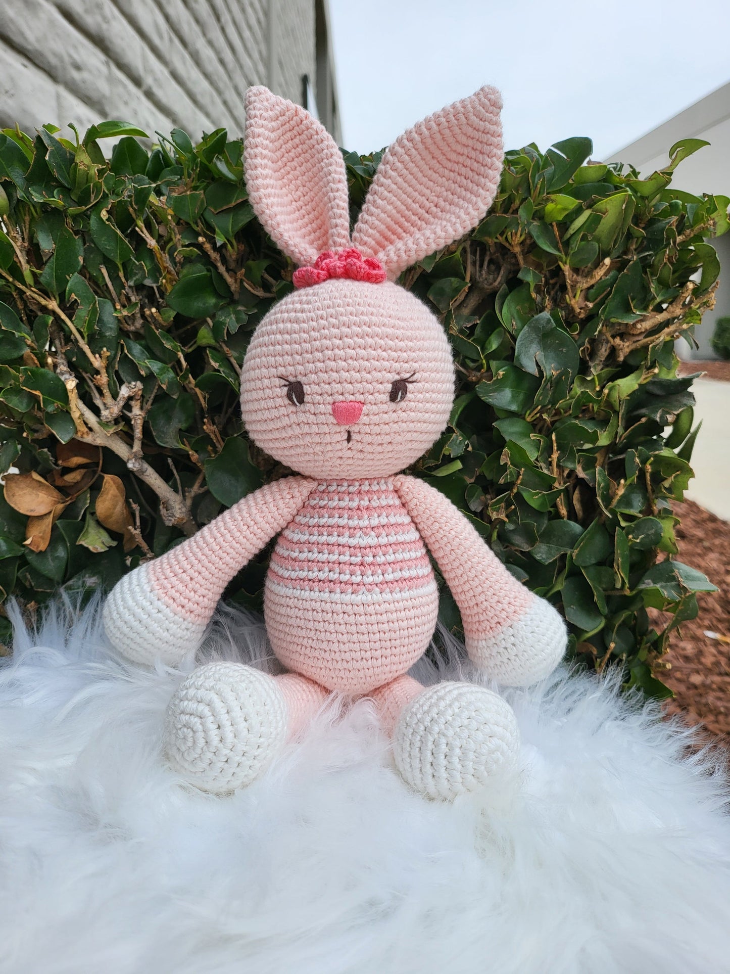 Medium Sitting Rabbit V1